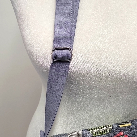 KJM Designs Crossbody Purse With Cactus Print One Outside Pocket w/Zipper - Picture 3 of 13